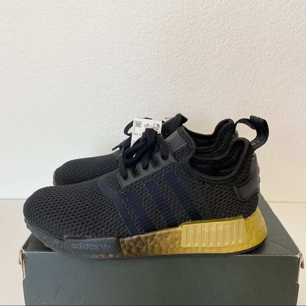 NWT Adidas Originals NMD R1 Black